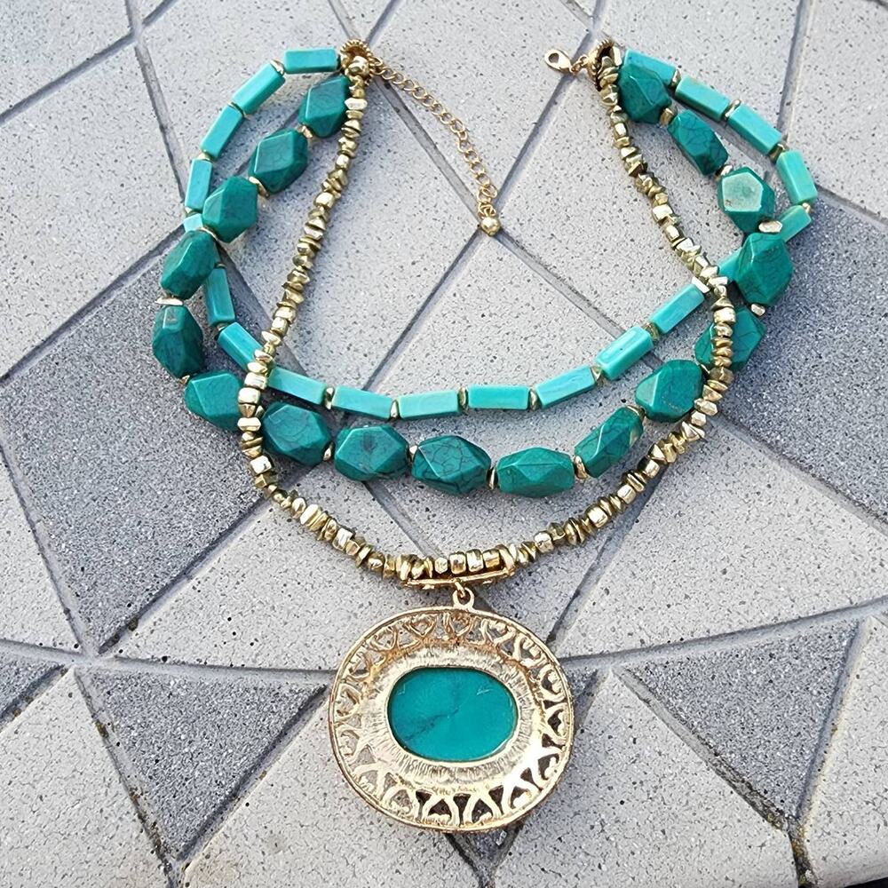 Vintage Triple Contrast Strand Faux Turquoise Medallion Statement Necklace - Picture 3 of 11